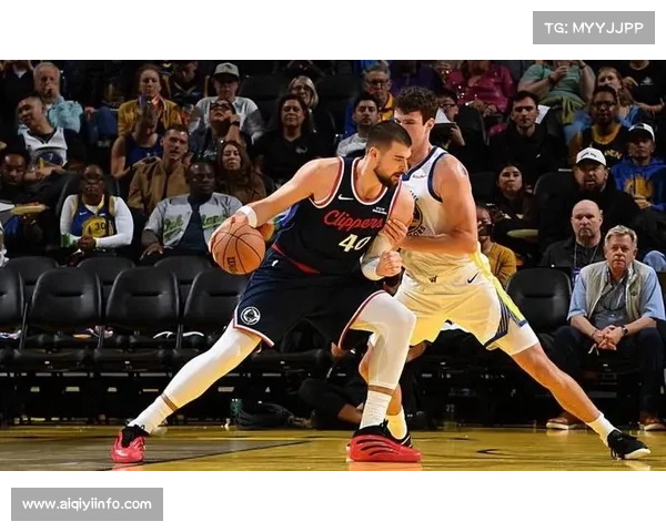 快船近9战1胜8负陷泥潭,内线防守与篮板保护成软肋 快船近9战1胜8负陷泥潭,内线防守与篮板保护成软肋