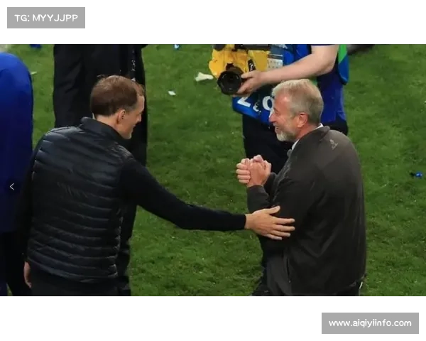 “韩国踢拳冠军李秀敏短期签约中国赛事，跨界战成卖点”